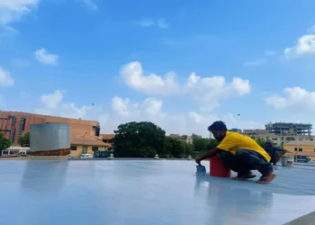 آب بندی پشت بام در مازندران با تضمین 100%